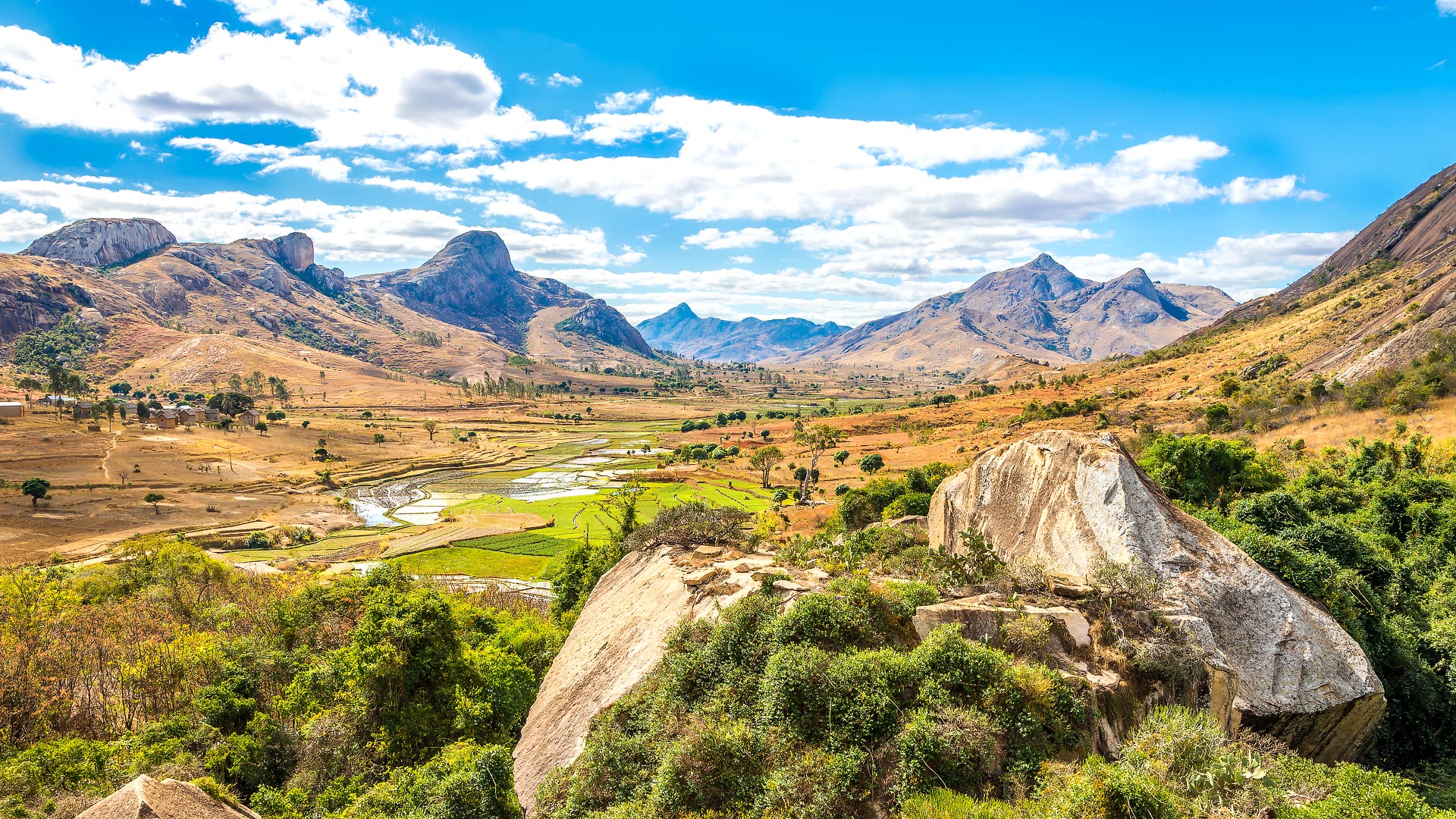 Back up near the RN7 lies Anja Park ...